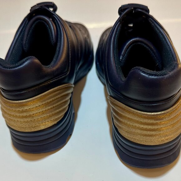 Chanel Leather Sneakers  41 - Picture 4 of 6